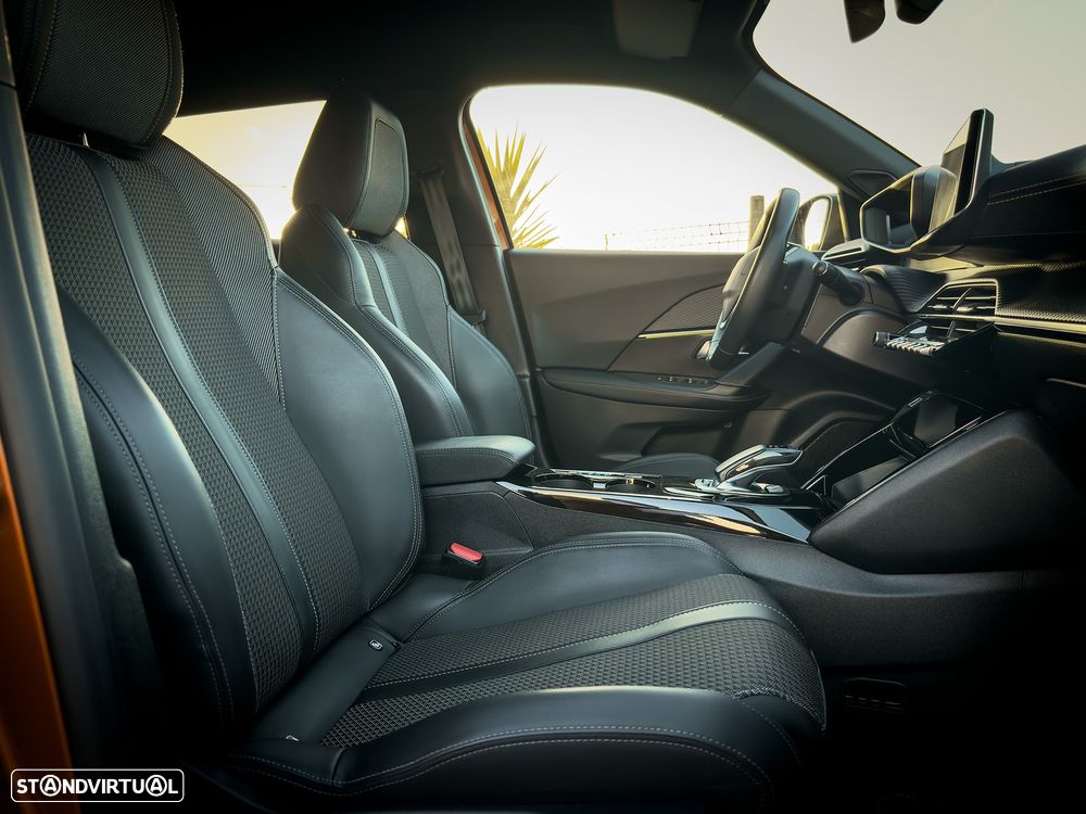 Peugeot e-2008 GT - 5