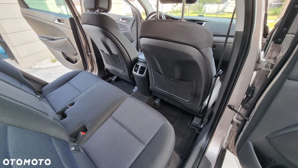Hyundai Tucson 2.0 CRDi 4WD Automatik Intro Edition - 10