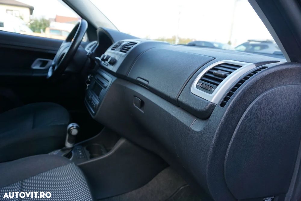 Skoda Roomster 1.6 Comfort Aut - 11
