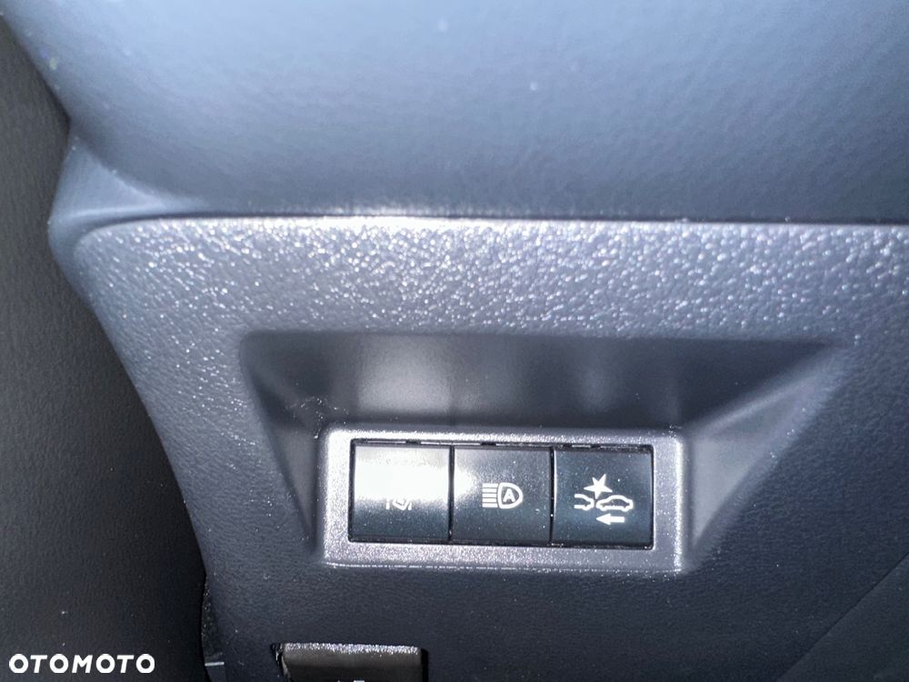 Toyota Yaris Hybrid 100 Selection - 16