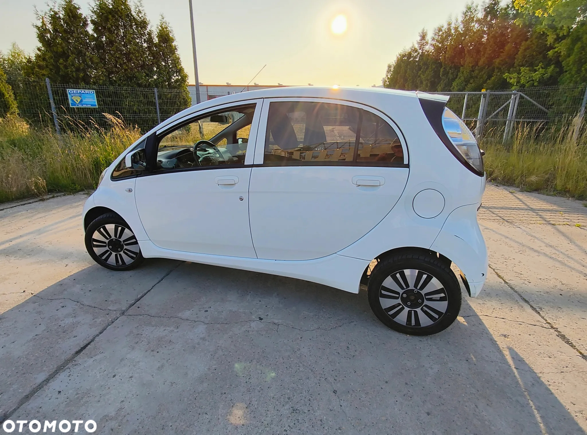 Mitsubishi i-MiEV Standard - 7