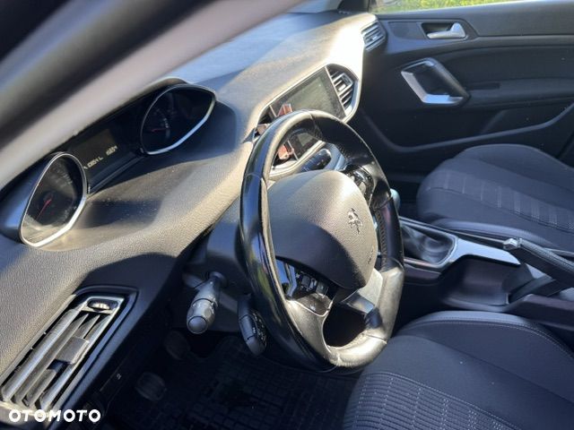 Peugeot 308 1.2 PureTech GPF Access S&S - 6