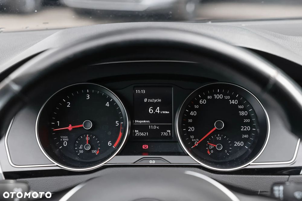 Volkswagen Passat - 24