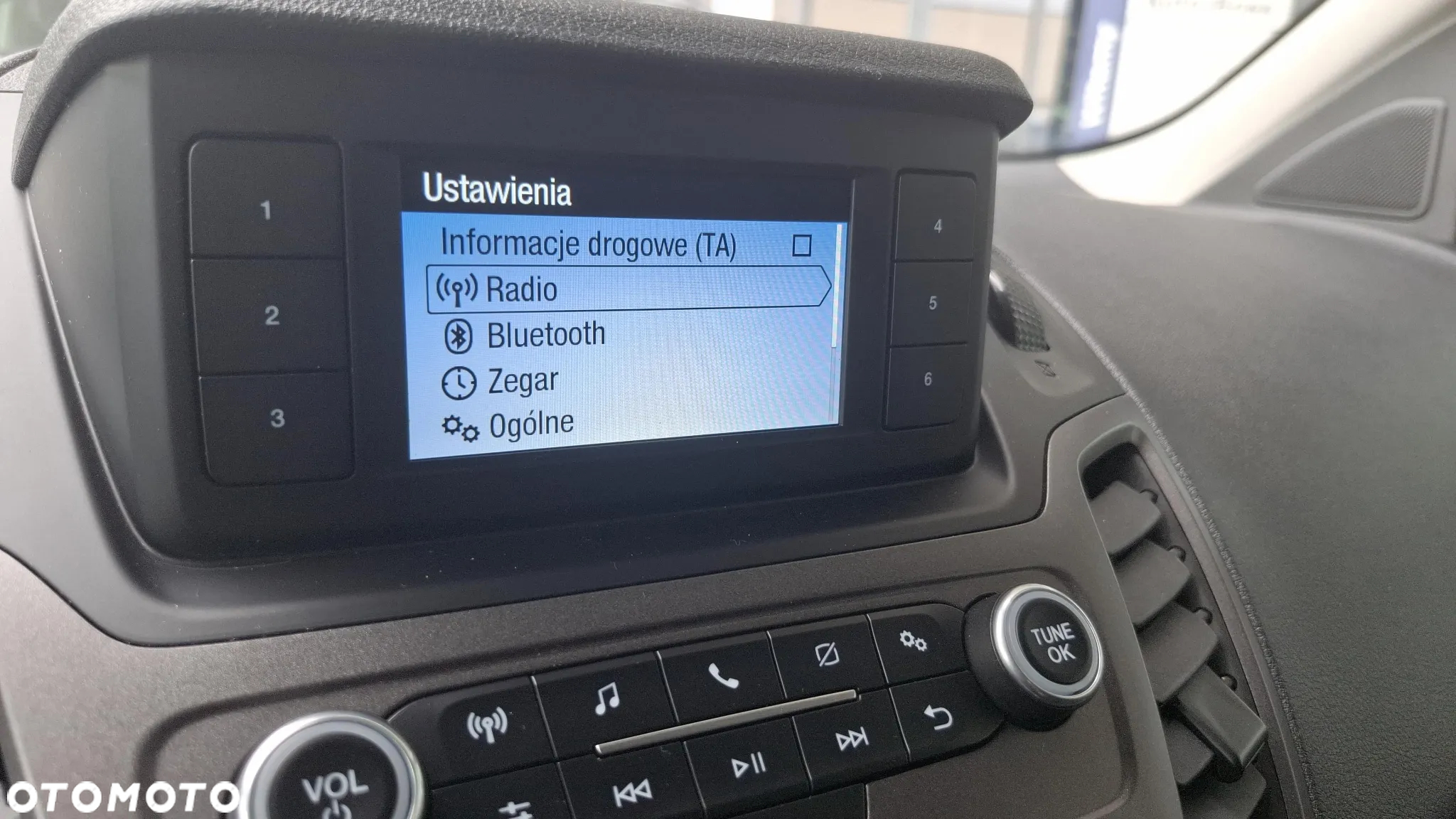 Ford CONNECT - 31