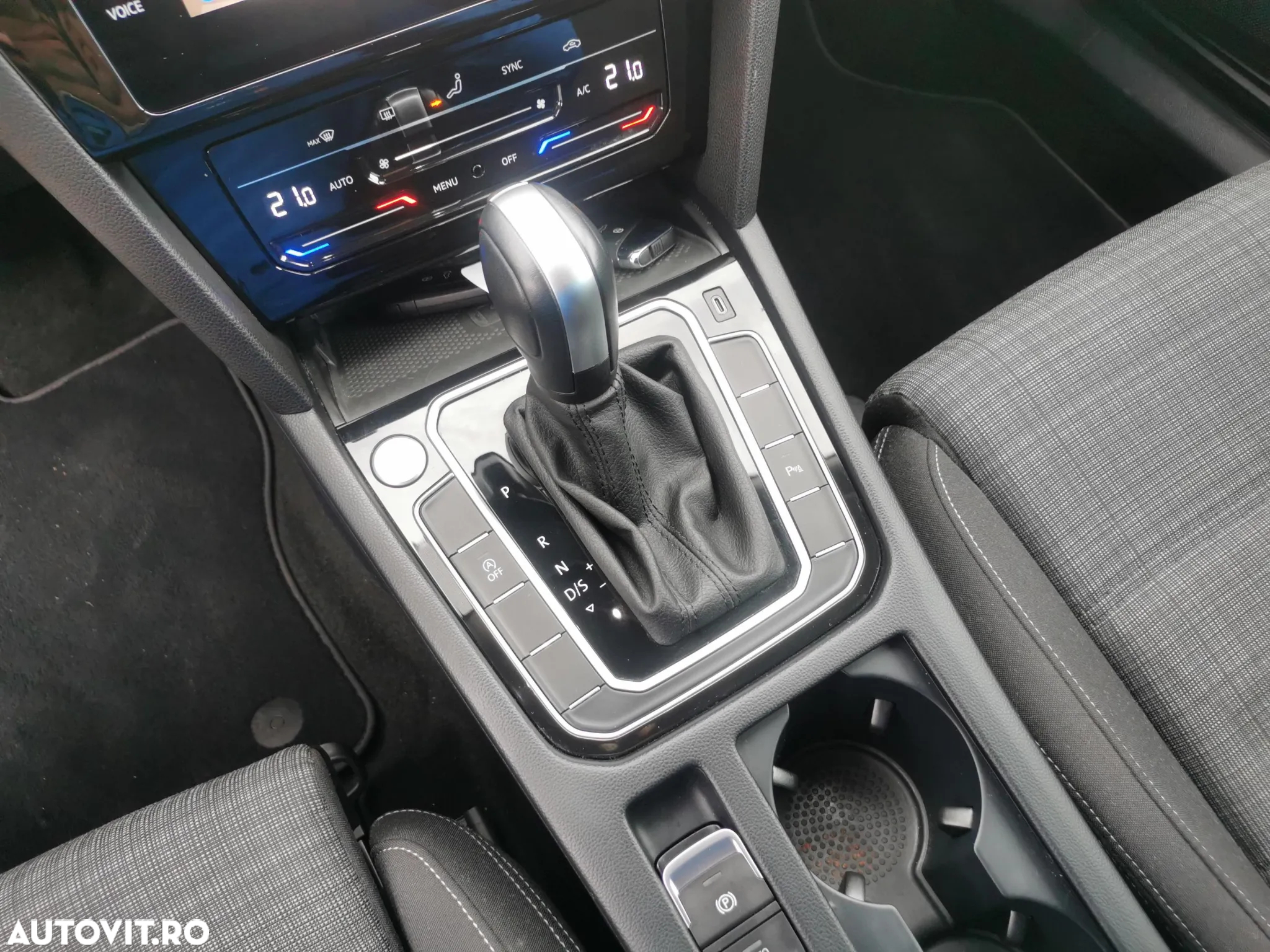 Volkswagen Passat 2.0 TDI SCR DSG Business - 23
