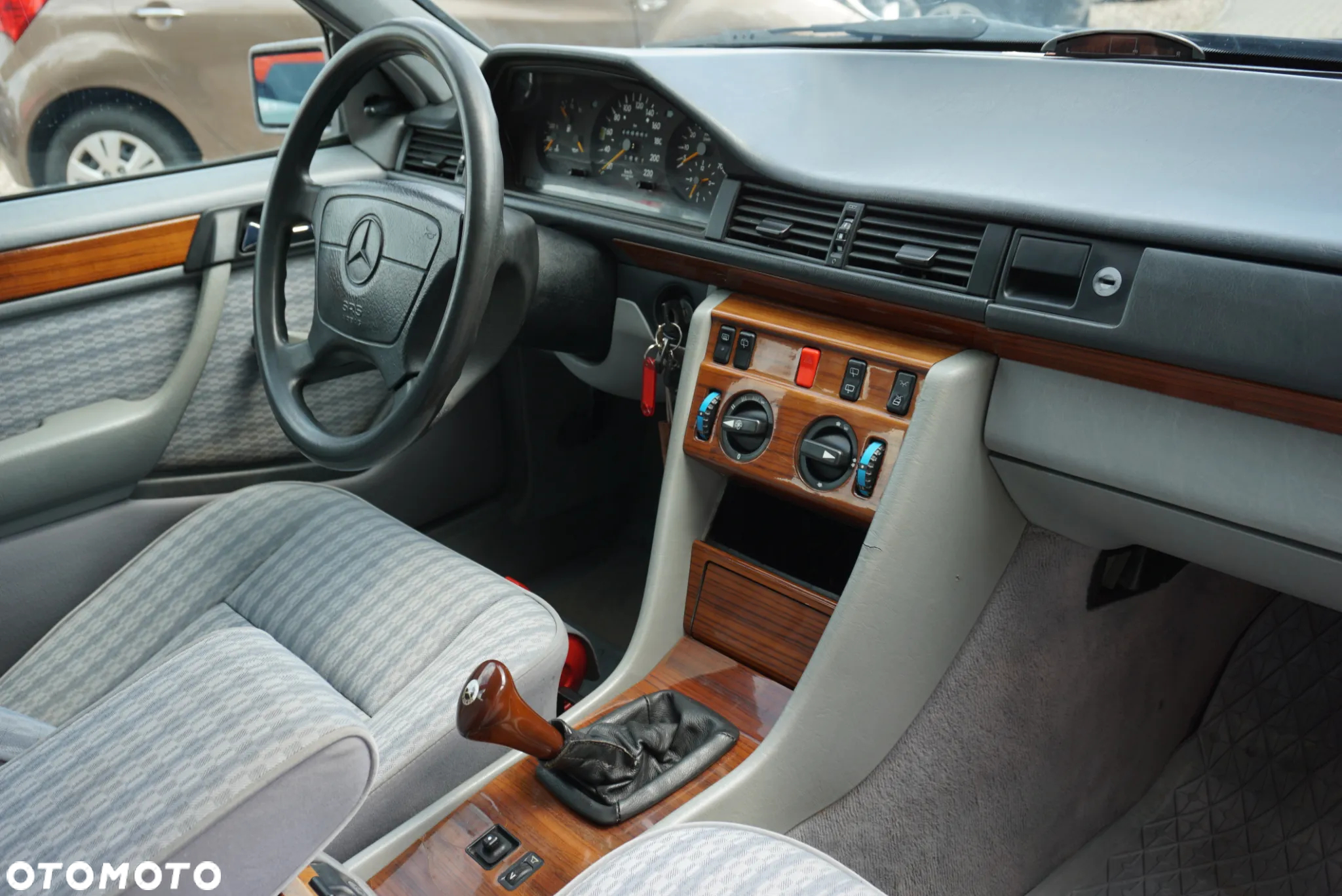 Mercedes-Benz W124 (1984-1993) - 16