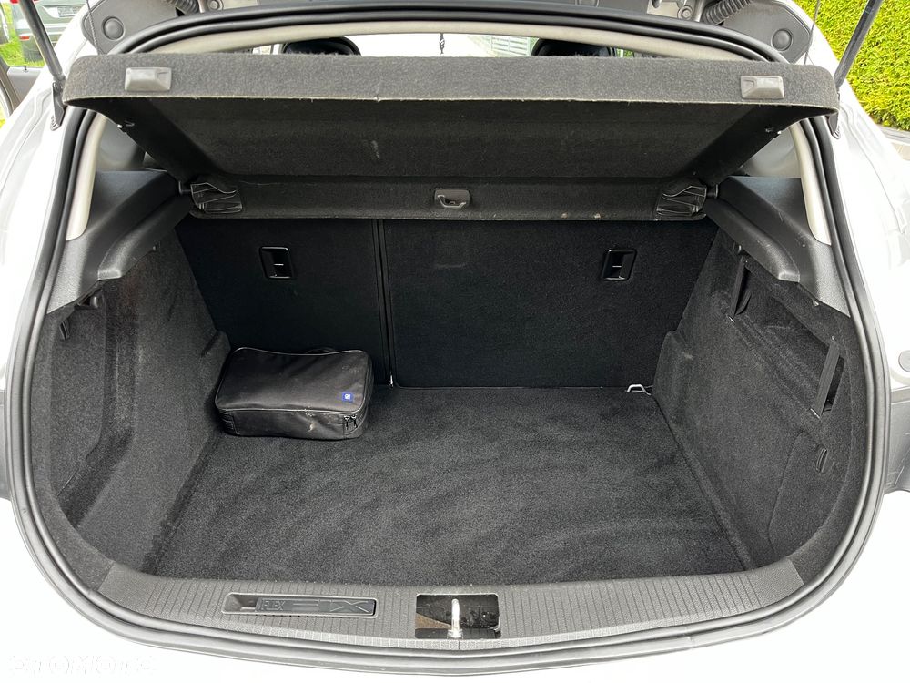 Opel Astra 1.6 T Cosmo - 20