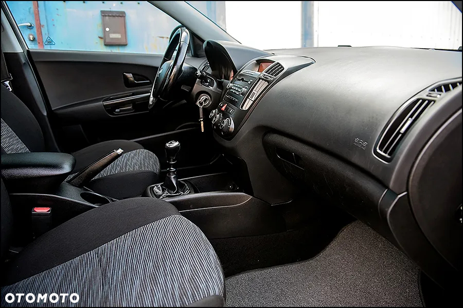 Kia Ceed - 31