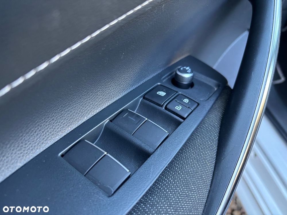 Toyota Corolla - 23