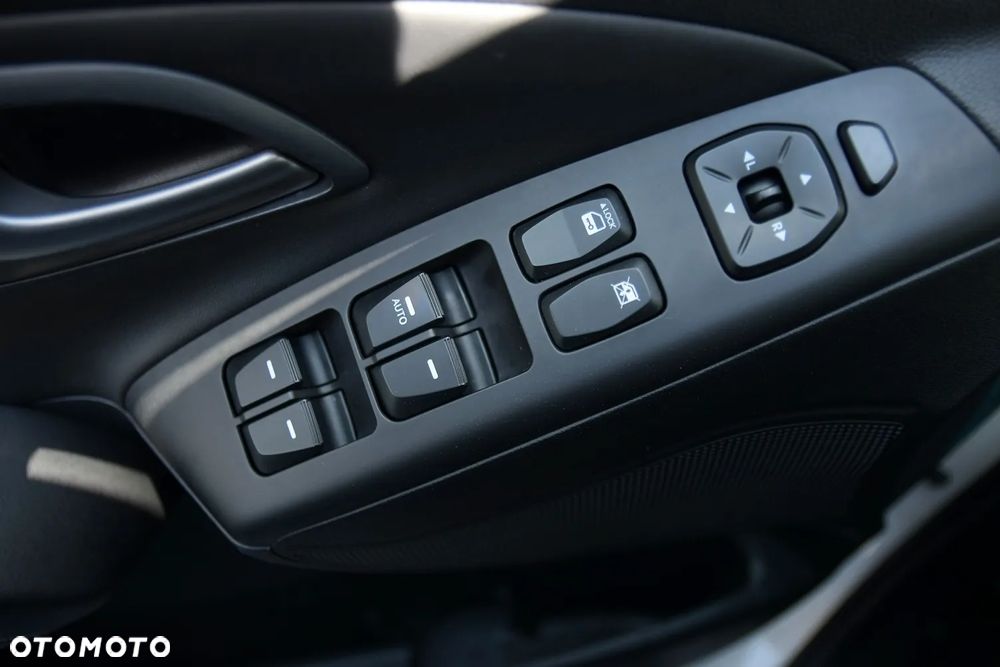 Hyundai ix35 1.6 2WD Fifa World Cup Edition - 31