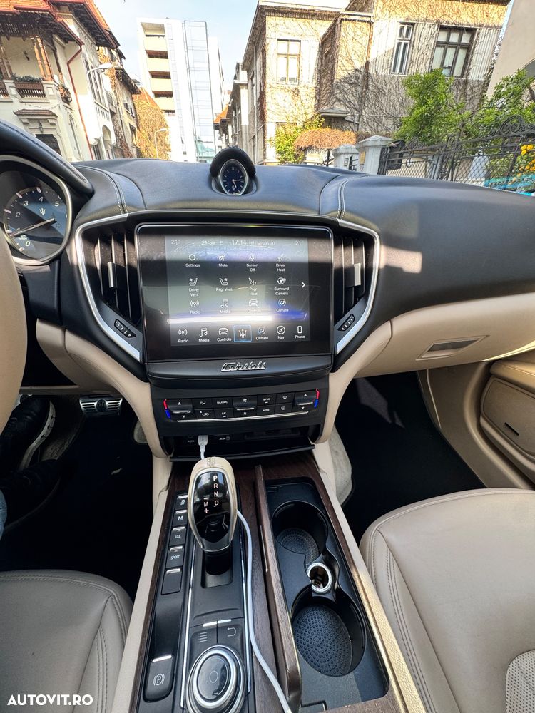 Maserati Ghibli - 2