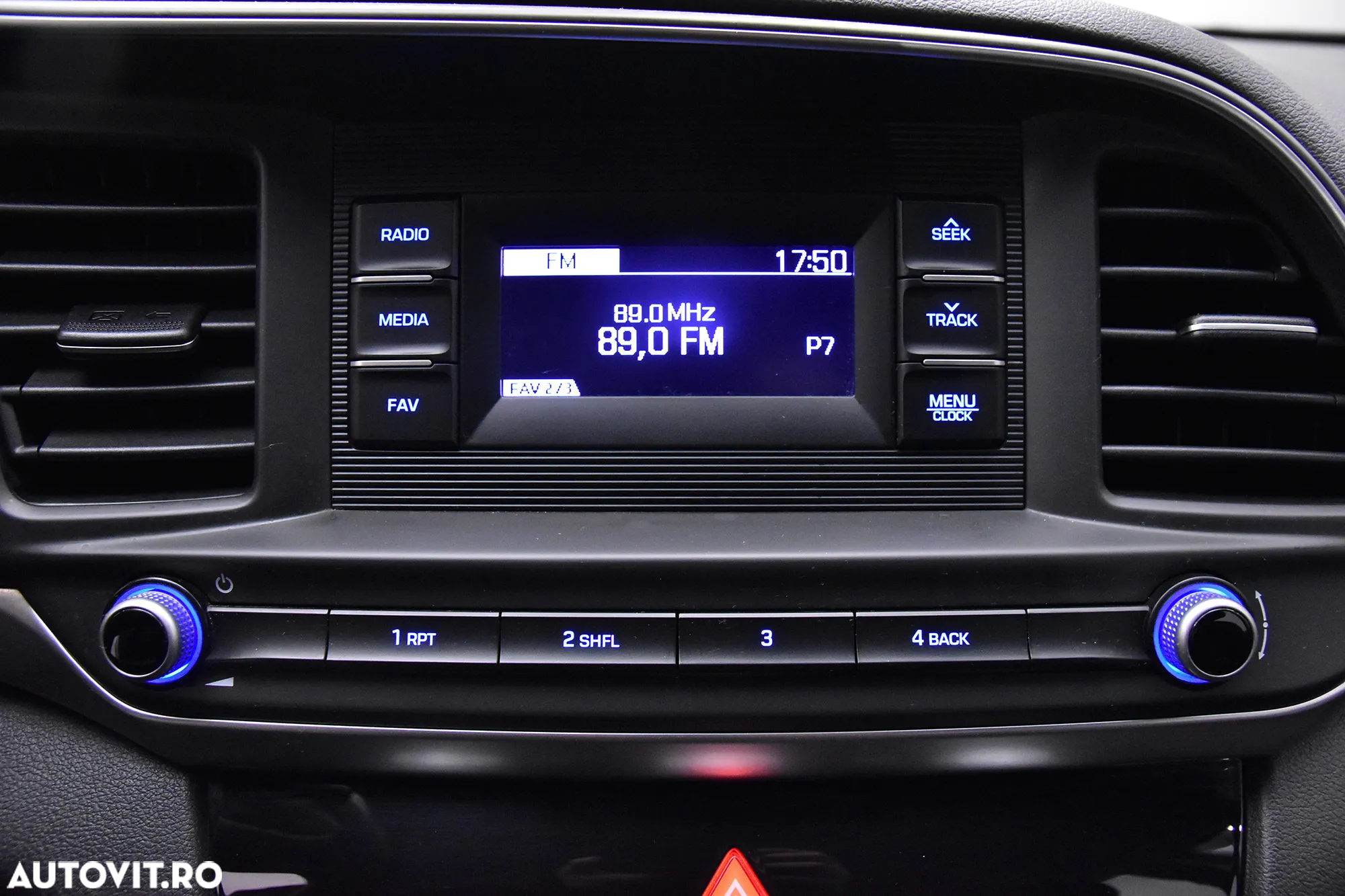 Hyundai Elantra - 17