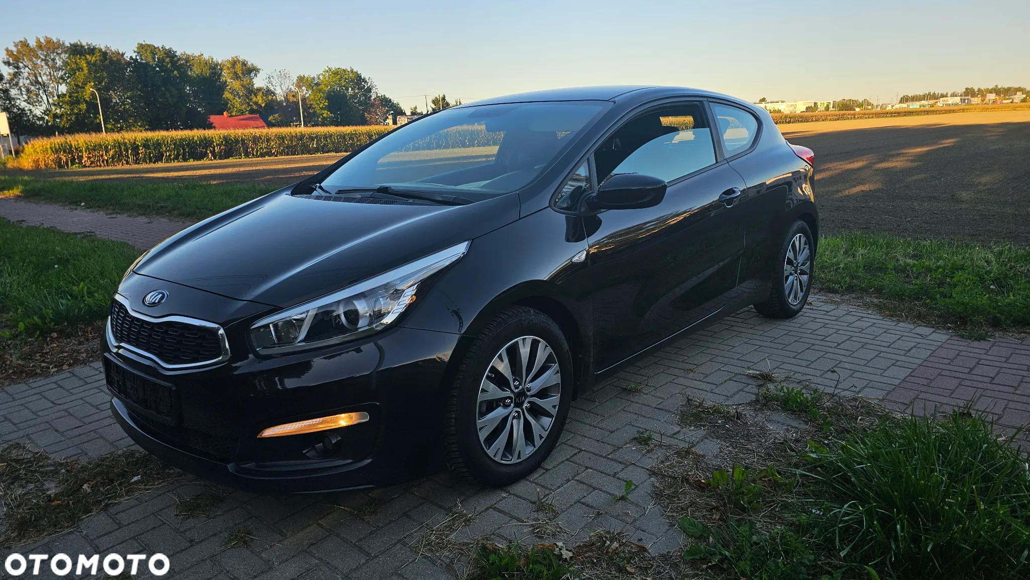 Kia Ceed 1.4 CVVT Dream-Team Edition - 34
