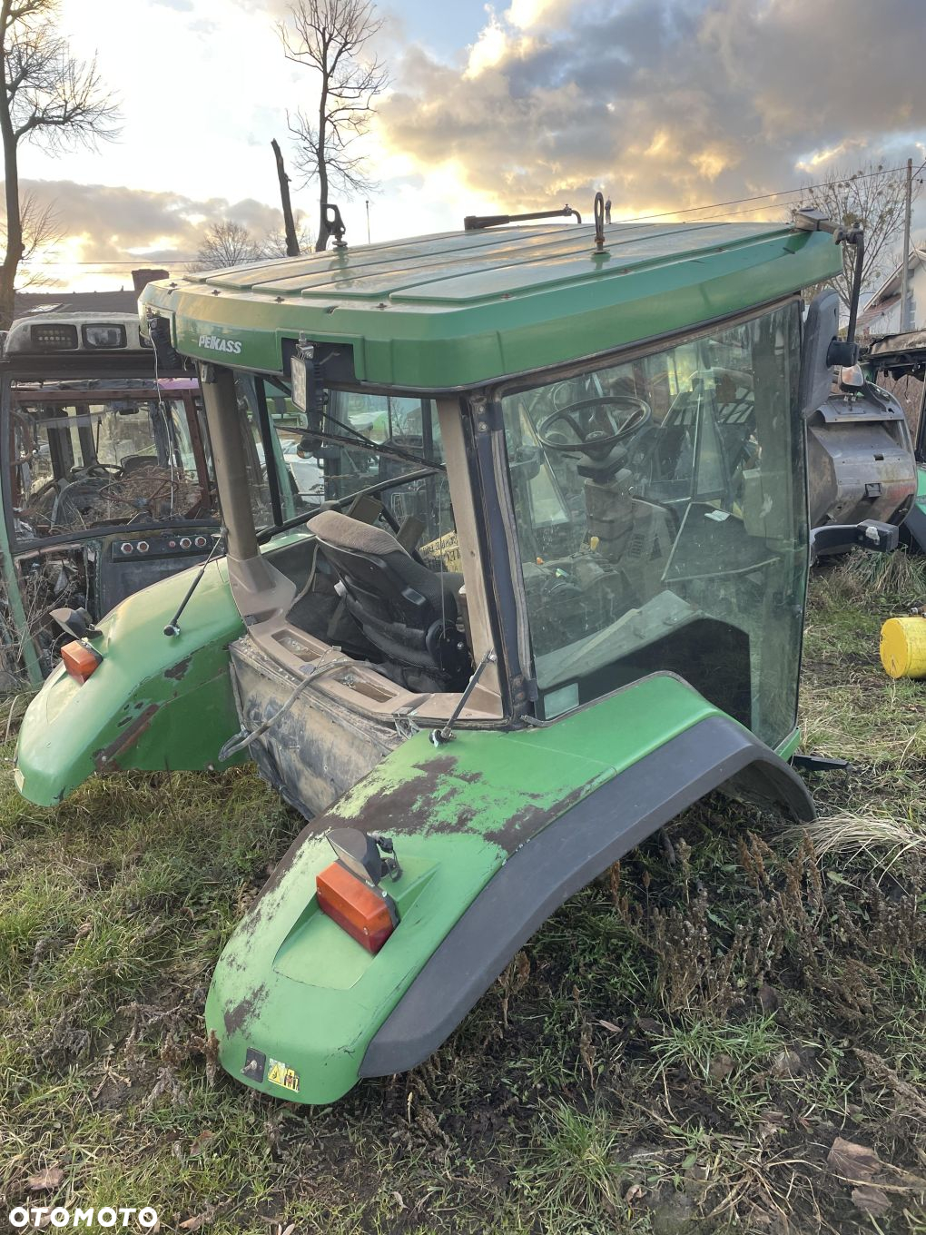 John Deere 8210 - kabina dach fotel błotniki plastiki lampy - 5