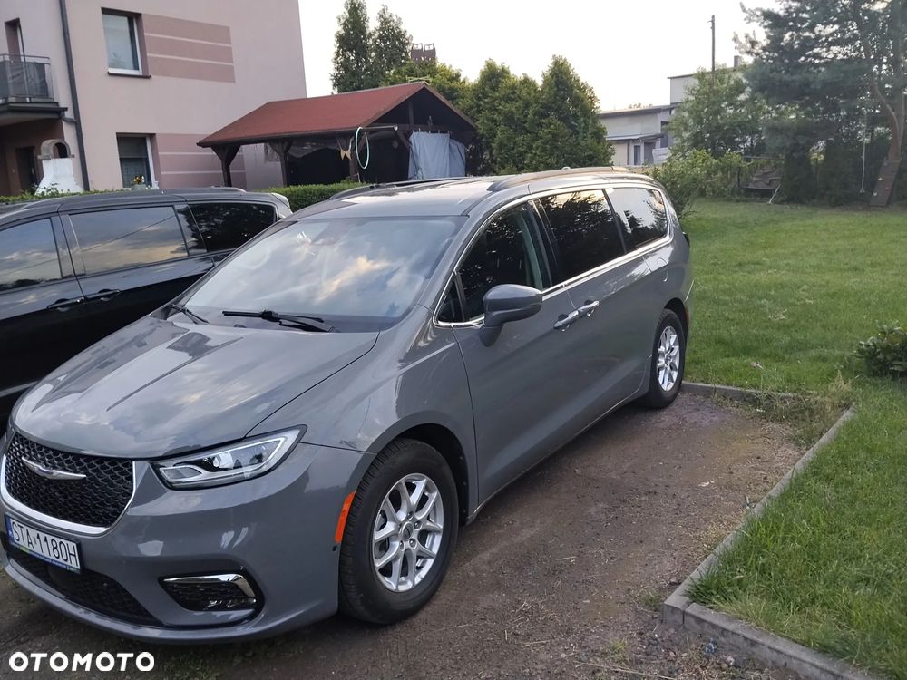 Chrysler Pacifica - 2