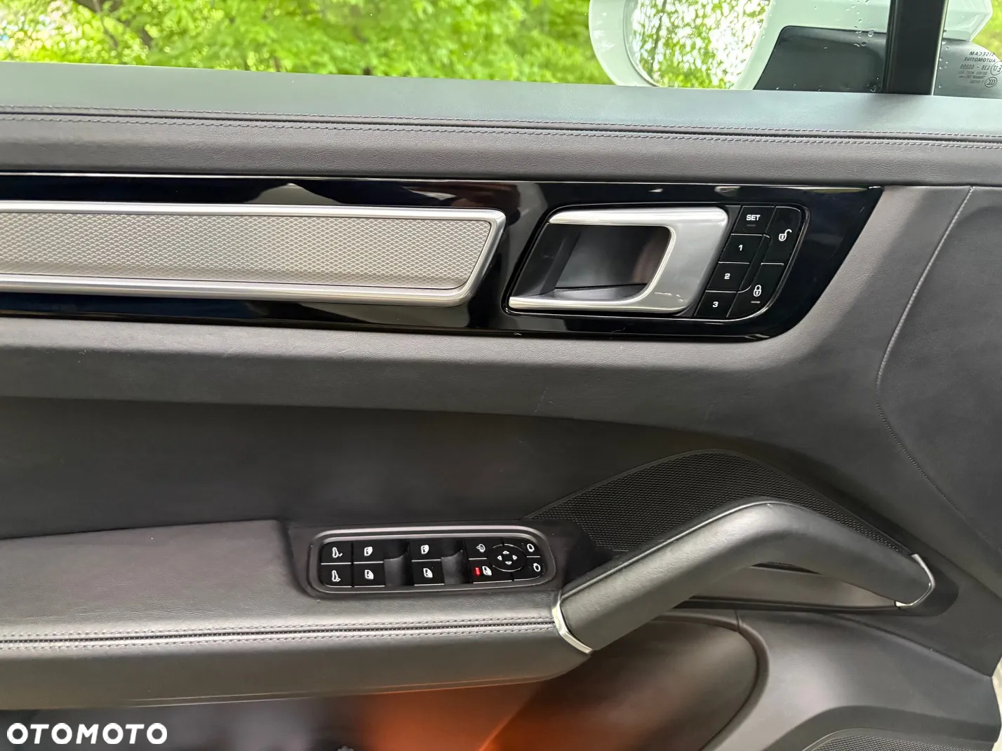 Porsche Cayenne Platinum Edition - 14