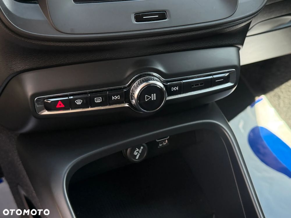 Volvo XC 40 T3 Momentum - 22