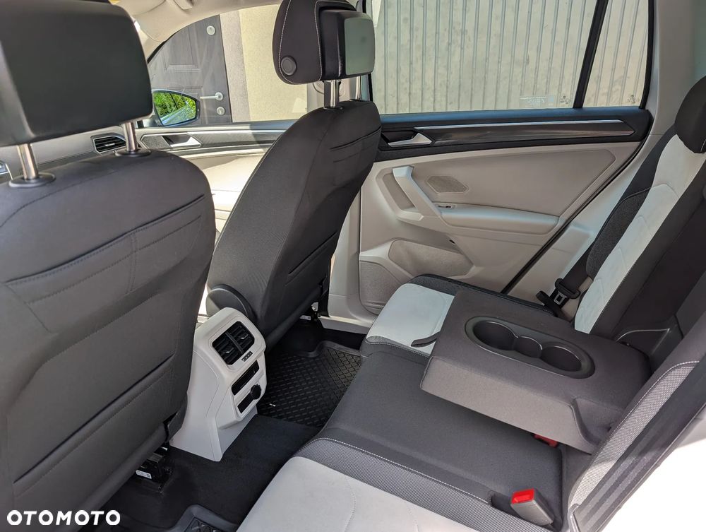 Volkswagen Tiguan 2.0 TSI 4Mot Elegance DSG - 9