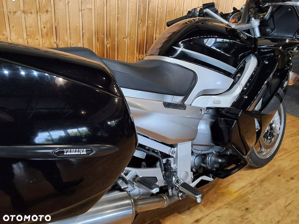 Yamaha FJR - 4
