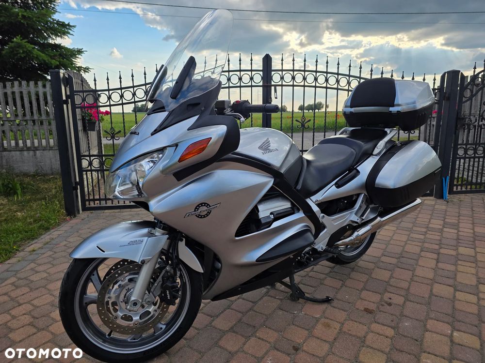 Honda ST - 7