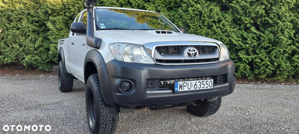 Toyota Hilux 4x4 Extra Cab - 4