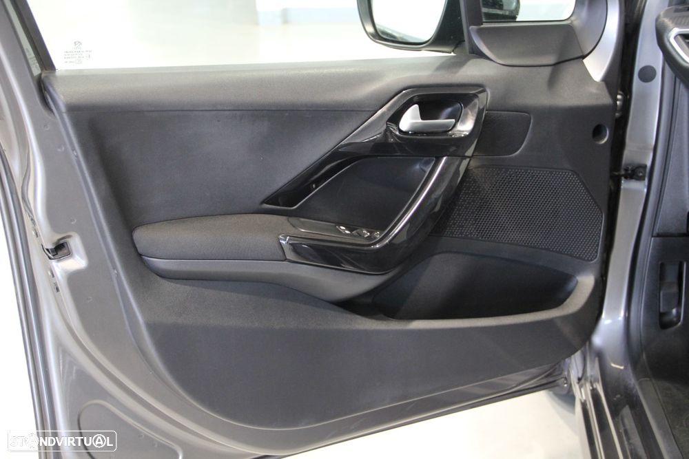 Peugeot 208 1.2 PureTech Style - 5
