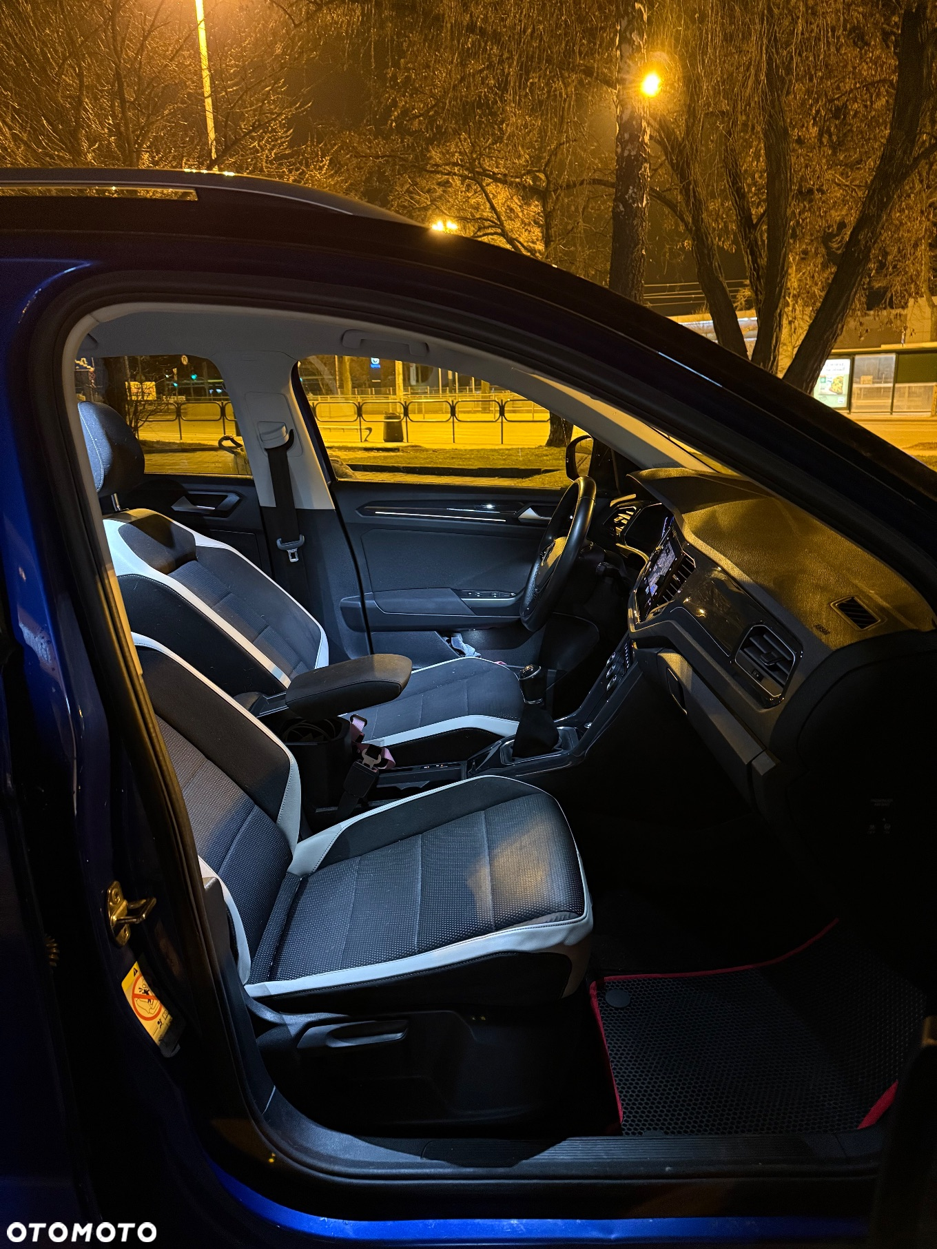 Volkswagen T-Roc 1.5 TSI GPF ACT Premium - 10