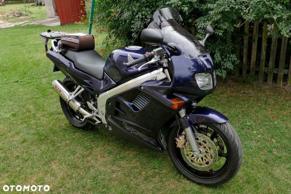Honda VFR - 1