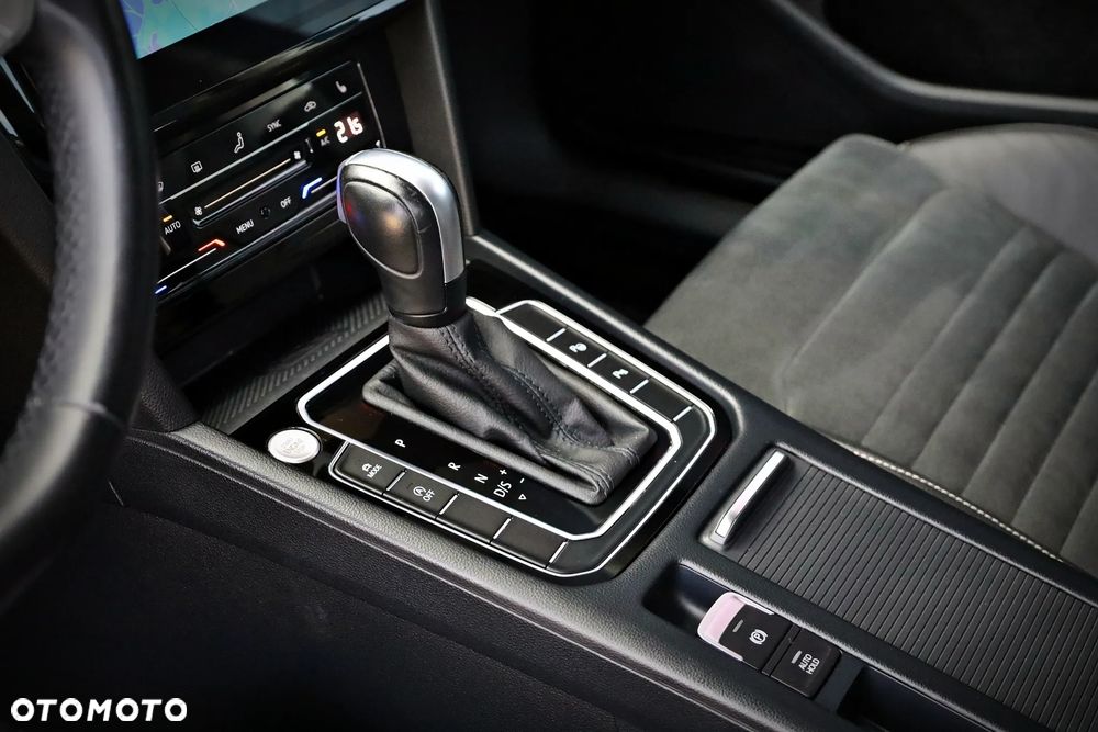 Volkswagen Passat 2.0 TSI Elegance DSG - 39