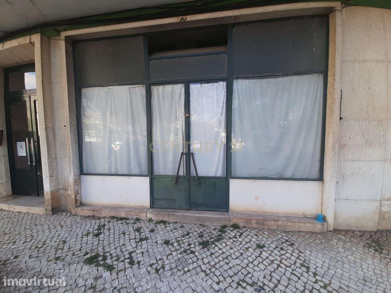 Loja para Arrendamento | 30 m² | Largo Conde de Bonfim – São Domingos - Grande imagem: 5/8