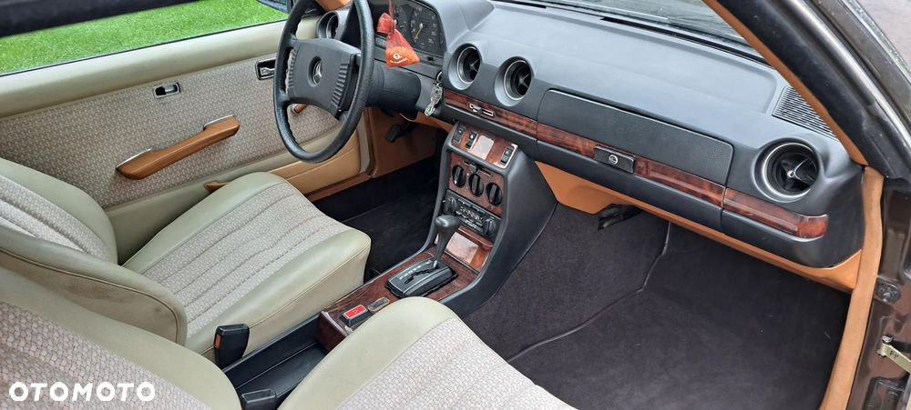 Mercedes-Benz W123 - 9