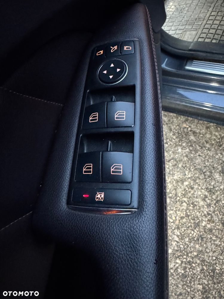 Mercedes-Benz CLS - 14
