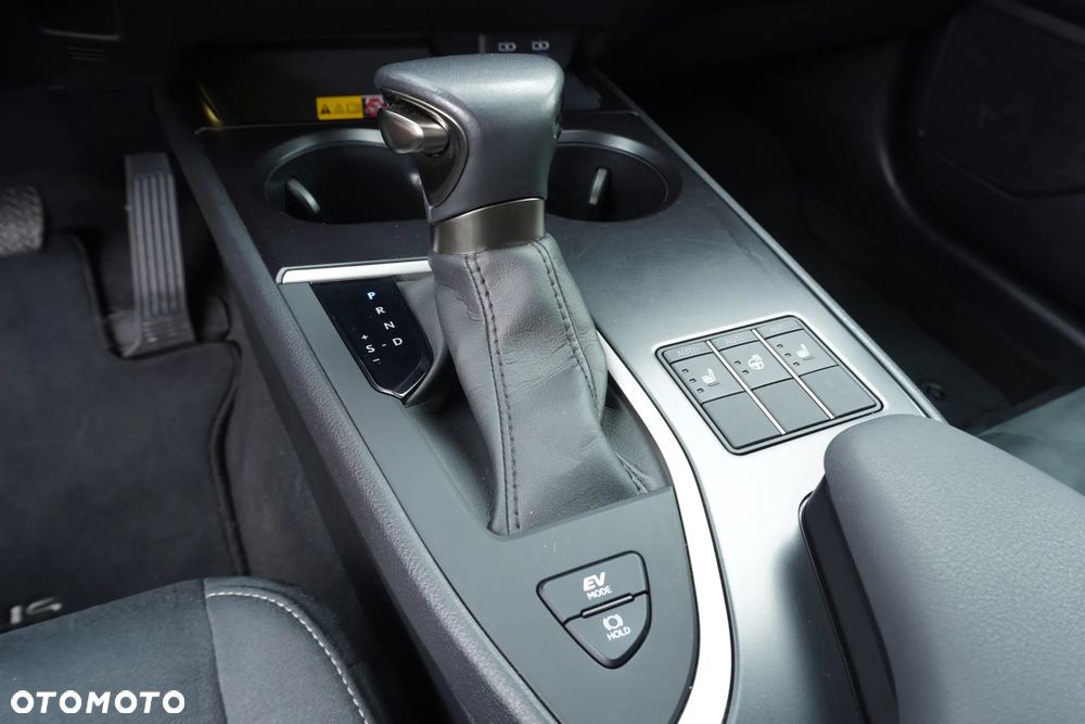Lexus UX 250h GPF Business Edition 2WD - 24
