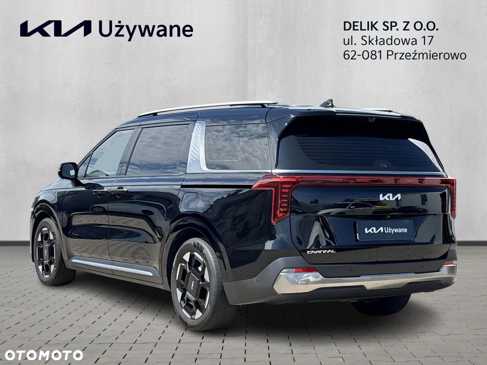 Kia Carnival - 4
