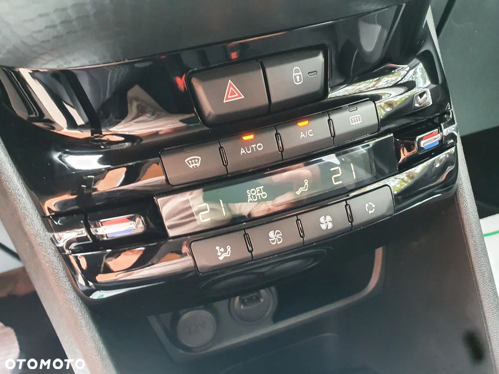 Peugeot 2008 PureTech 110 Stop&Start EAT6 Allure - 17