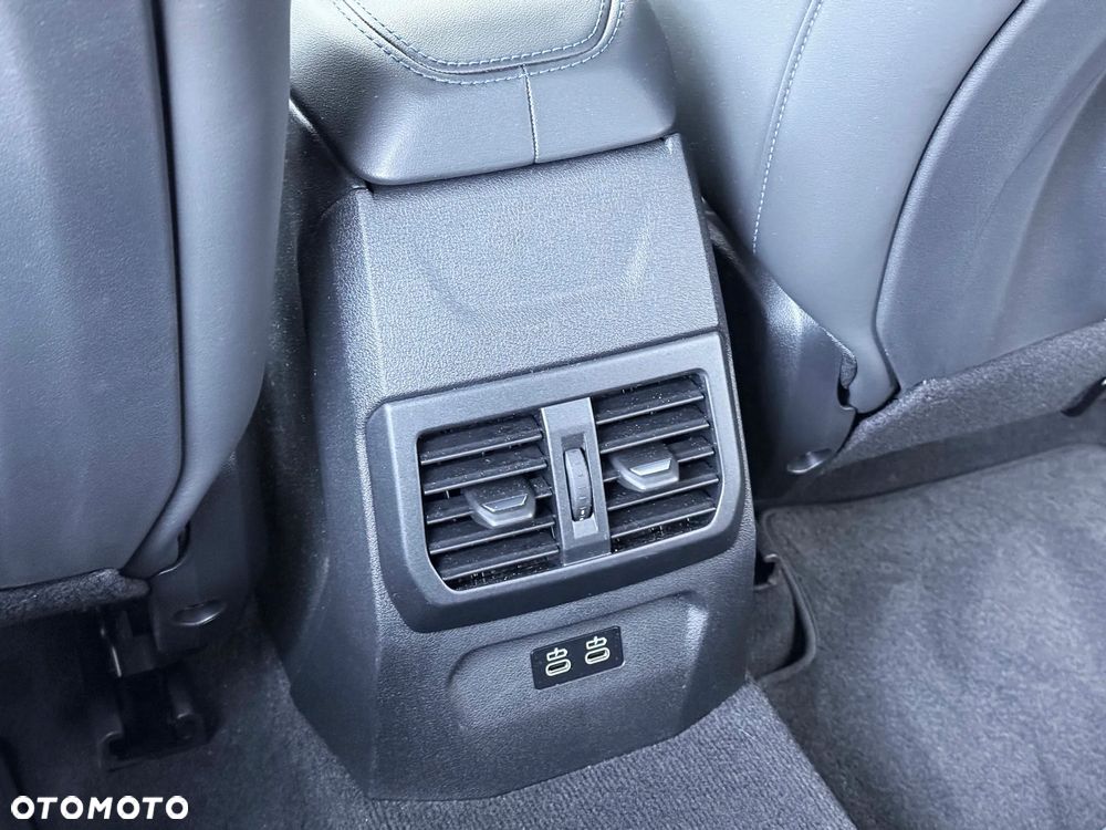 BMW Seria 1 M135 xDrive - 32