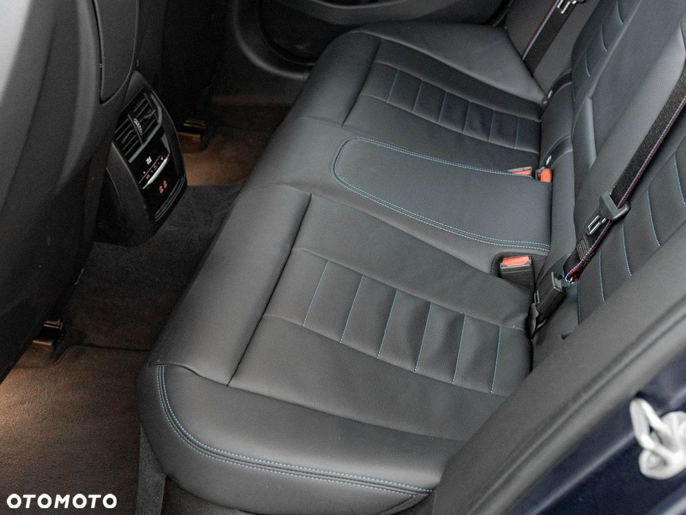 BMW Seria 3 M340i xDrive sport - 23