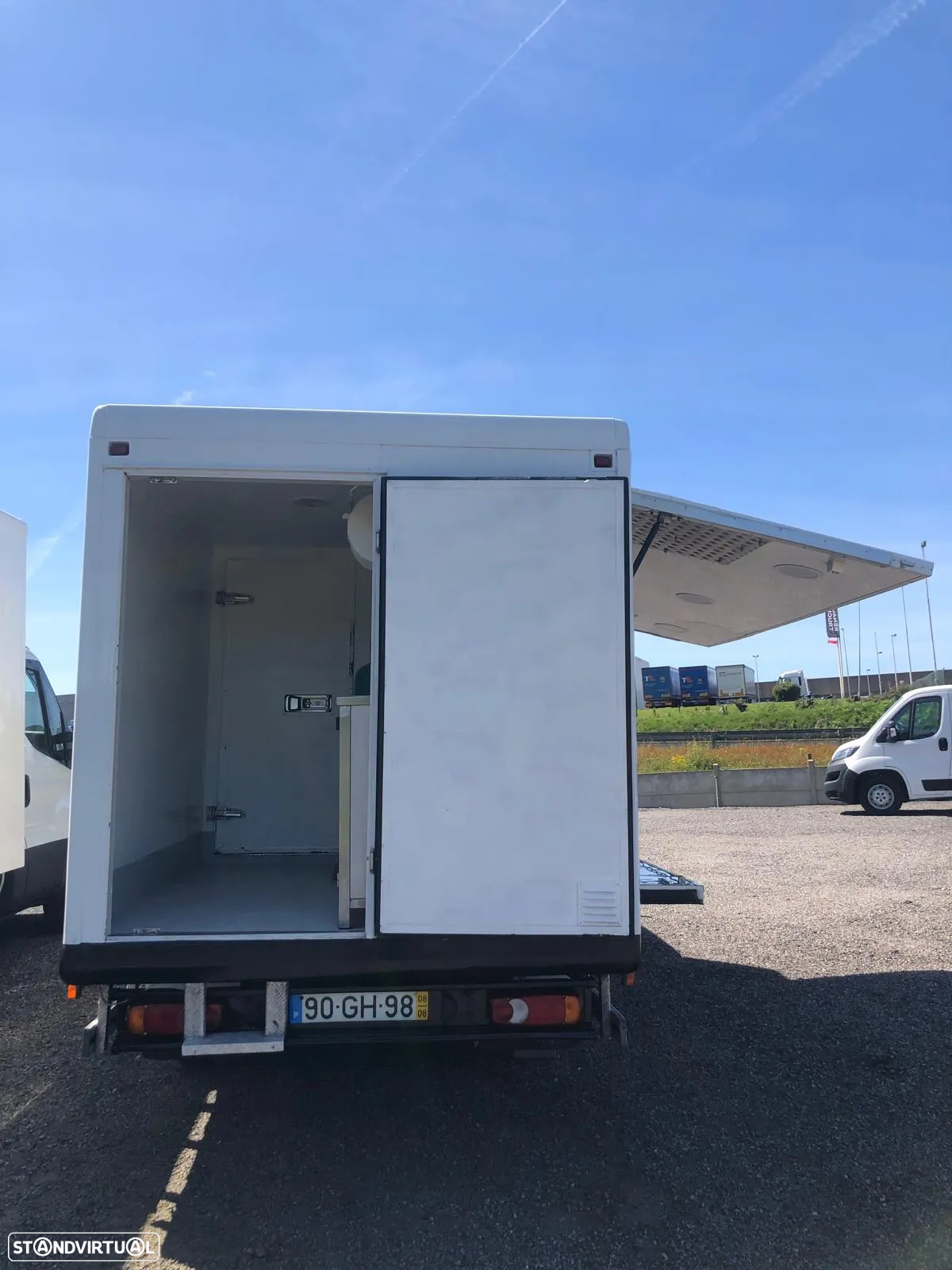 Nissan Cabstar Grill - 4
