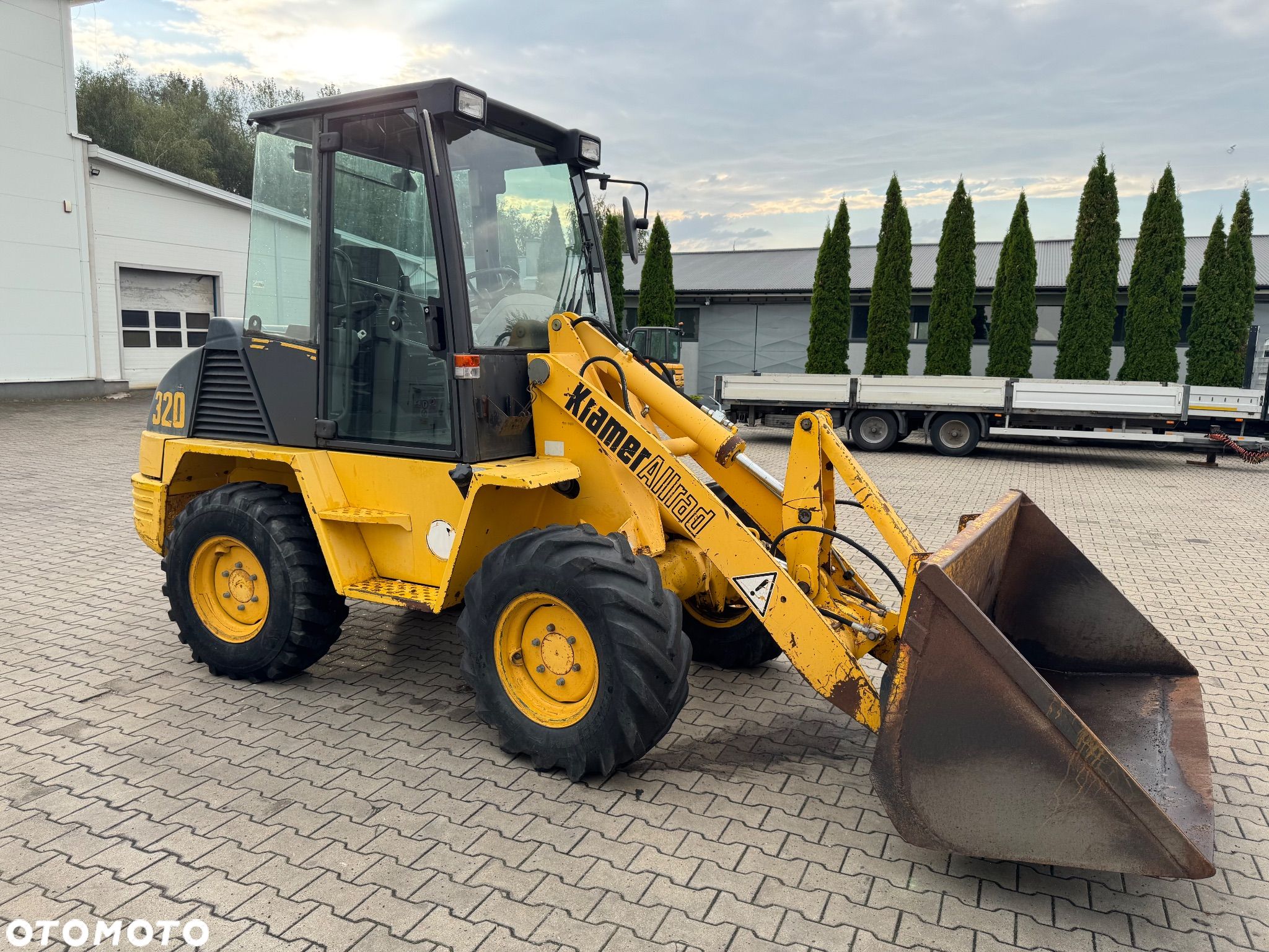 Kramer 320 - 1