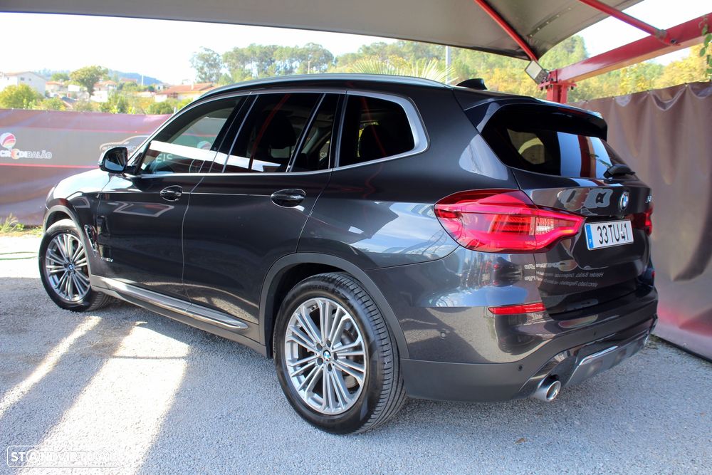 BMW X3 20 d xDrive Line Luxury - 4