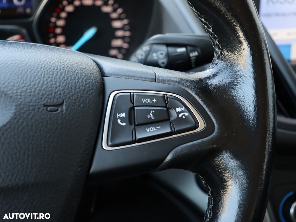 Ford Kuga - 21