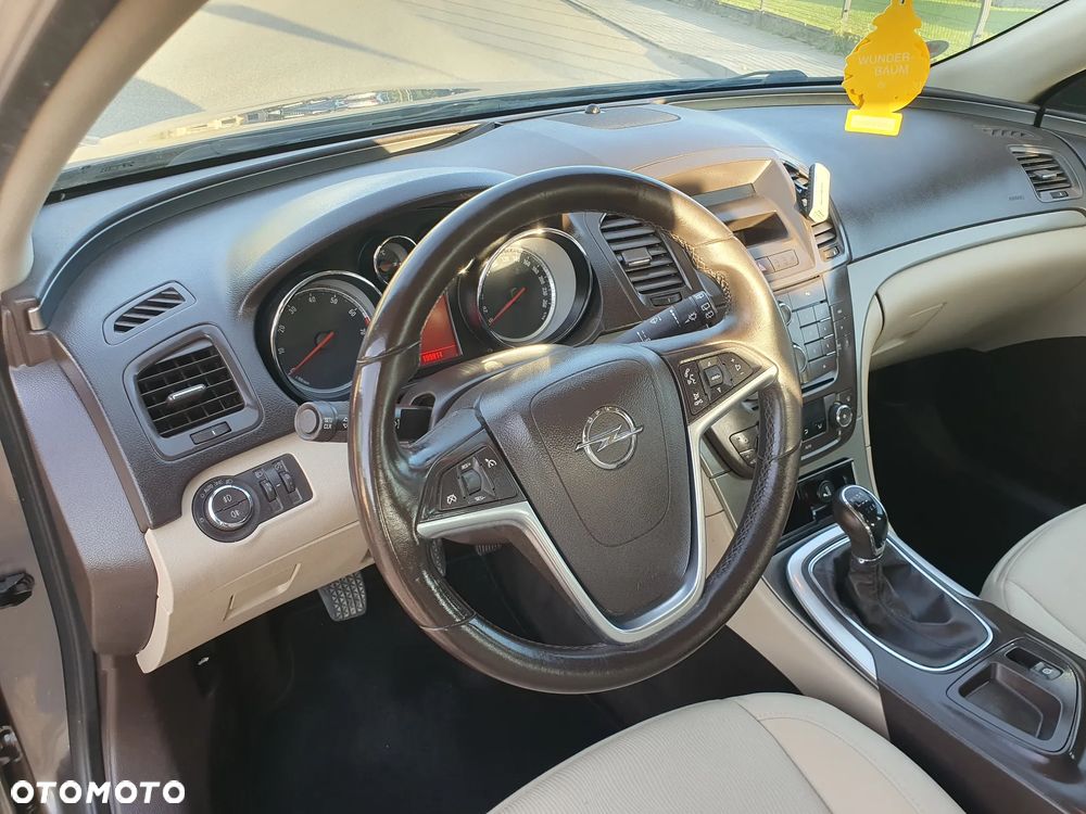 Opel Insignia - 12