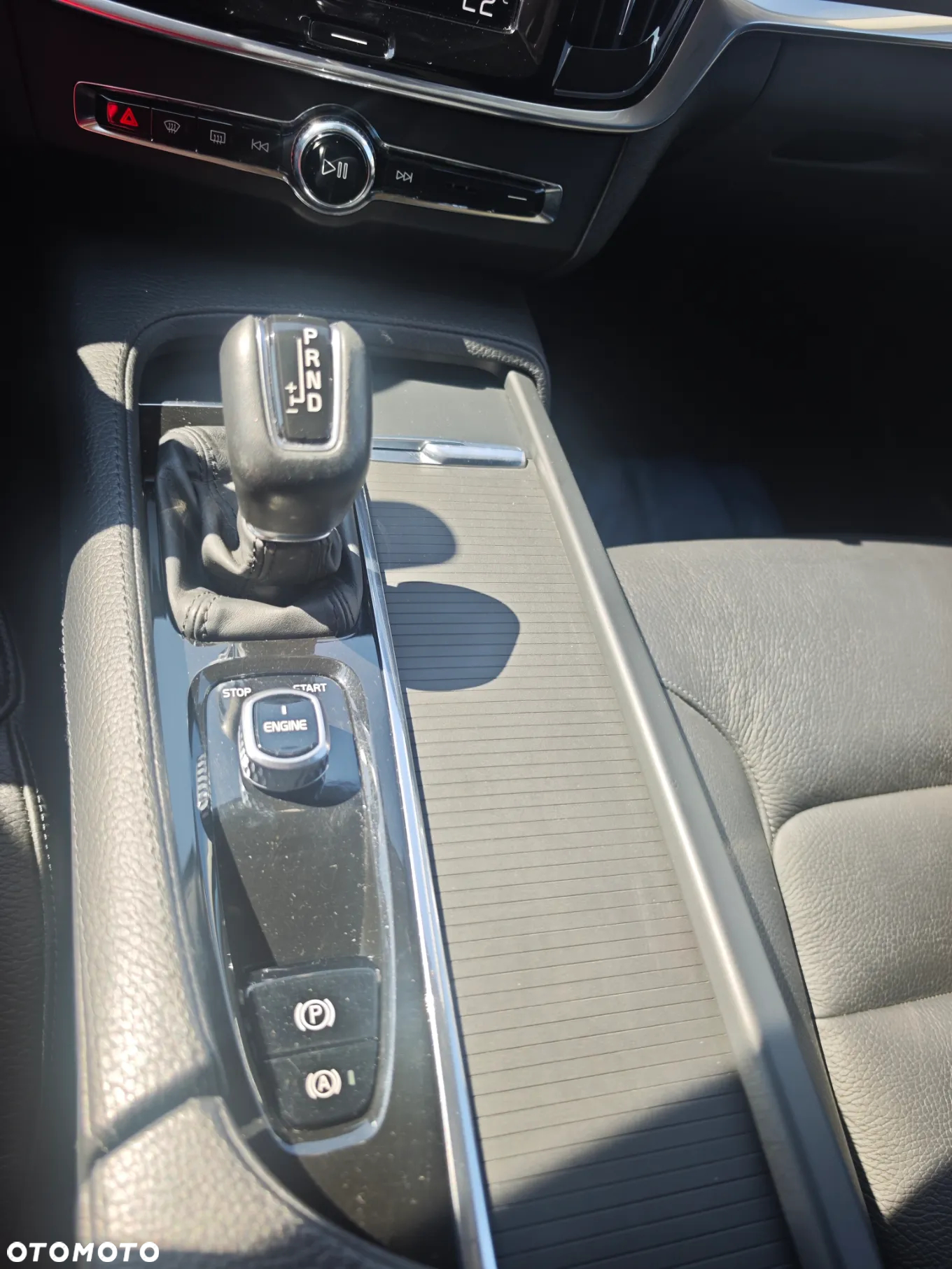 Volvo V90 D4 Momentum - 27