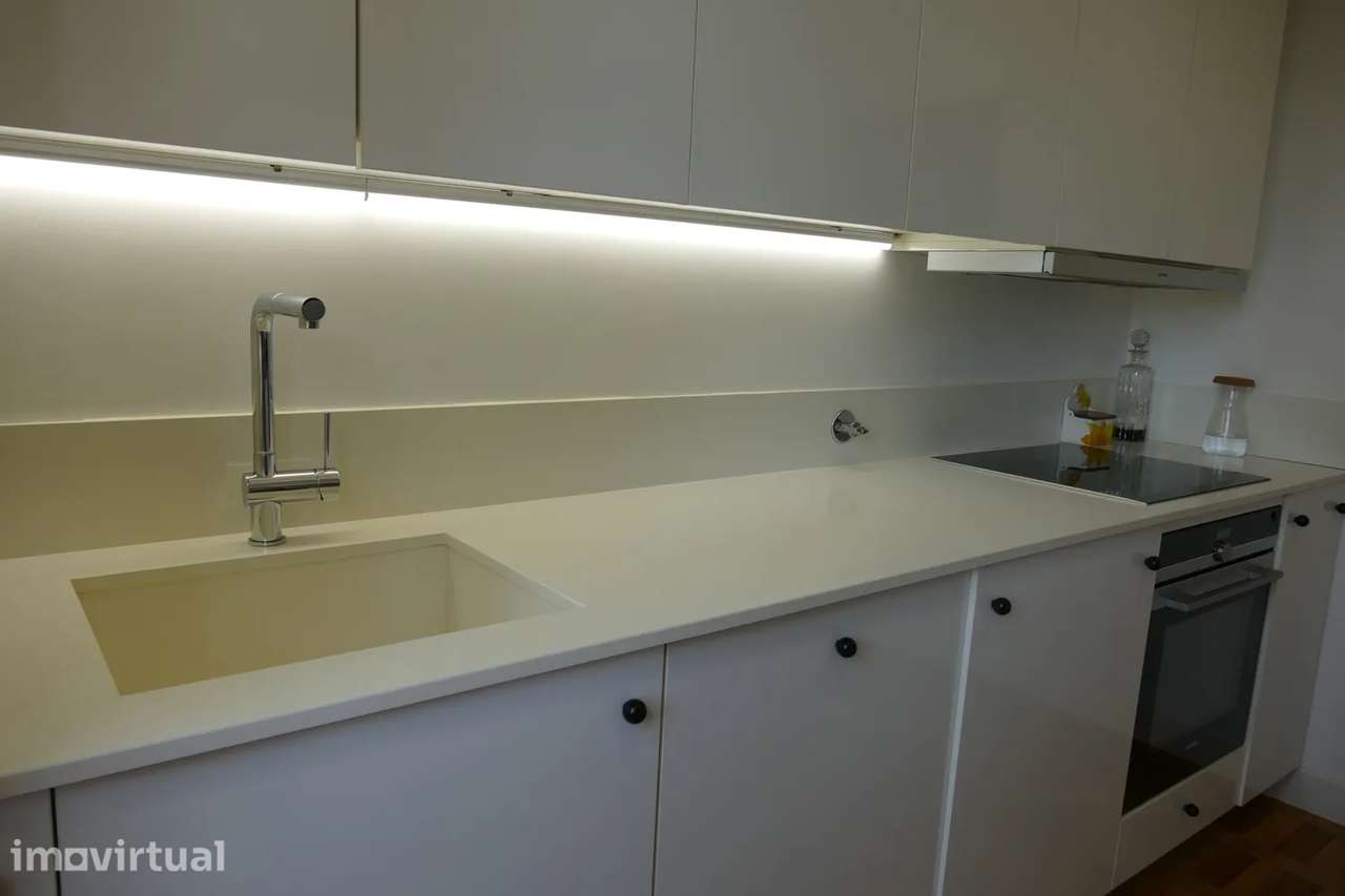 Moradia T4+1 em Paranhos - Totalmente renovada - Grande imagem: 4/27