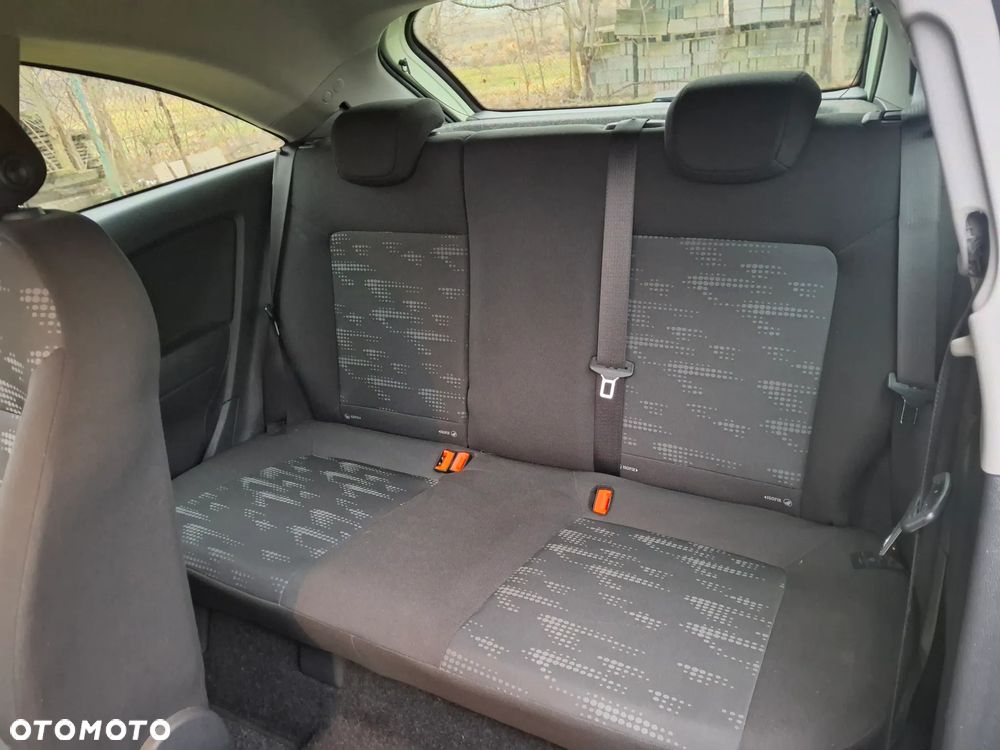 Opel Corsa 1.4 16V Satellite - 15