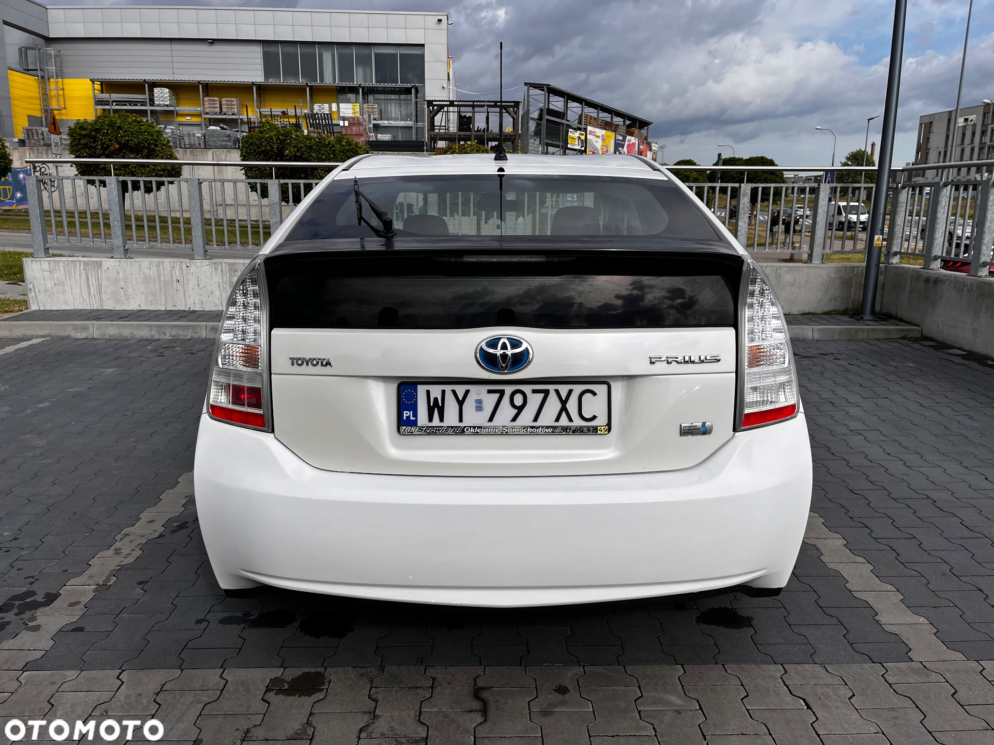 Toyota Prius (Hybrid) Comfort - 4