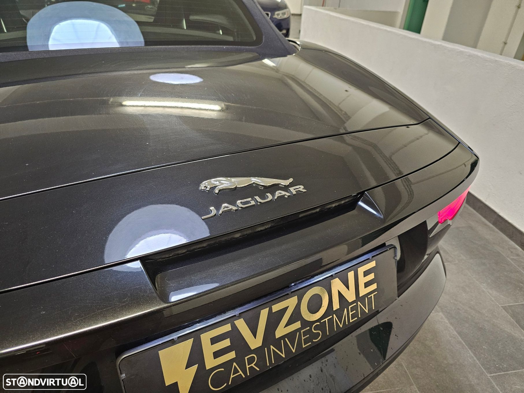 Jaguar F-Type 2.0 i4 R-Dynamic Black - 36