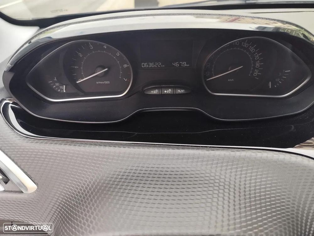 Peugeot 208 1.2 PureTech Style - 15