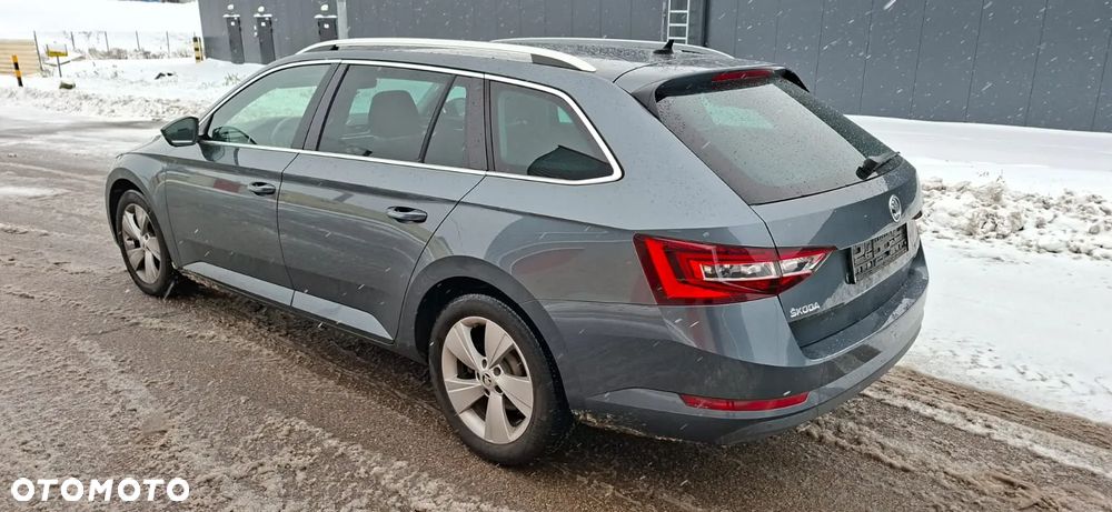 Skoda Superb 2.0 TDI 4x4 Style DSG - 6