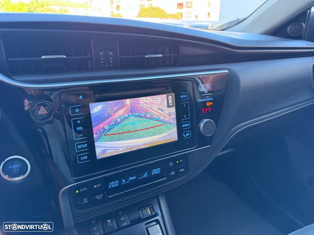 Toyota Auris Touring Sports 1.8 HSD Exclusive +Sky+Navi - 20
